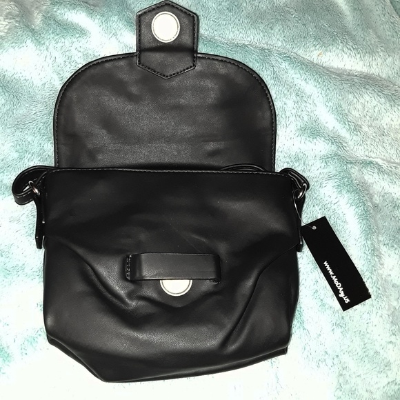 Soft Black Tuck & Loop Crossbody Purse Bag - Picture 7 of 8